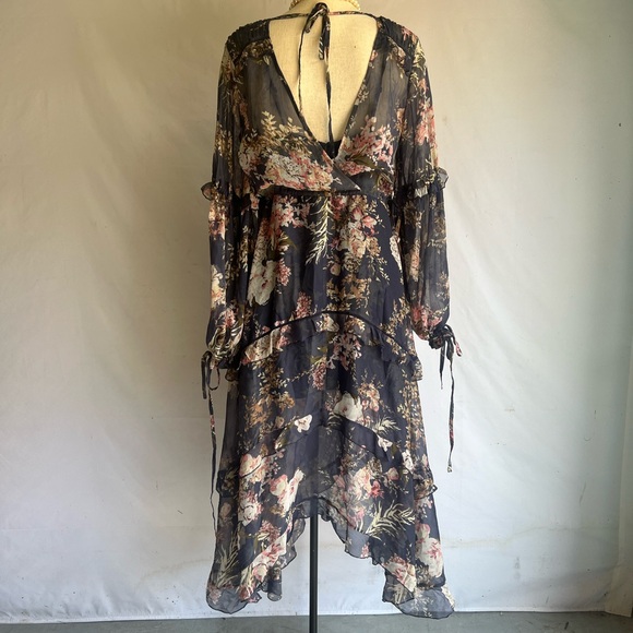 ASOS DESIGN pleated tiered midi dress in navy floral print with lace trim - Picture 7 of 9